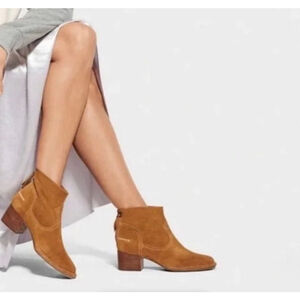 UGG Bandara Chestnut Suede Ankle Boot Size 10